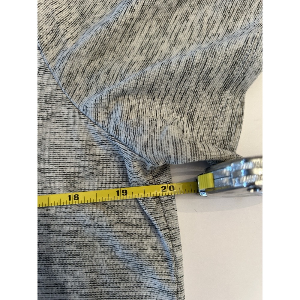 Nike Shirt Womens XL Short Sleeve Crew Neck Grey Dri-Fit Lightweight Workout - Picture 7 of 9